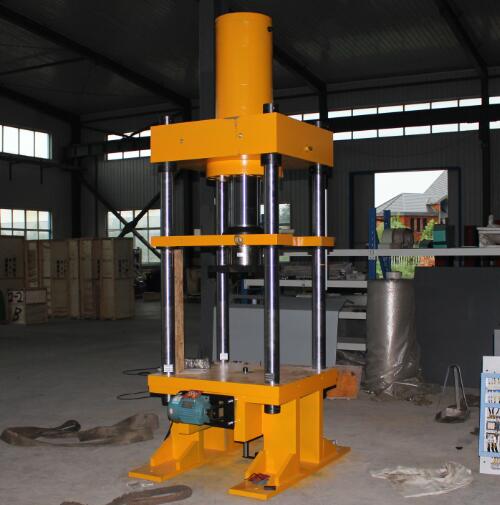 2000KN΢�C(j��)�����Һ�ŷ����ɉ���ԇ�(y��n)�C(j��)